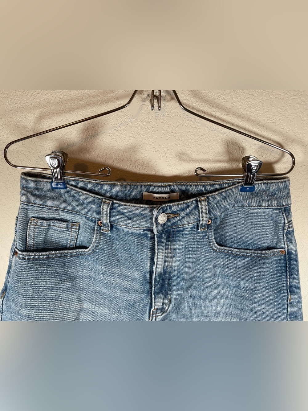 PacSun Mom Short Light Wash Distressed Denim Cutoff Shorts Size 29 - Picture 4 of 9
